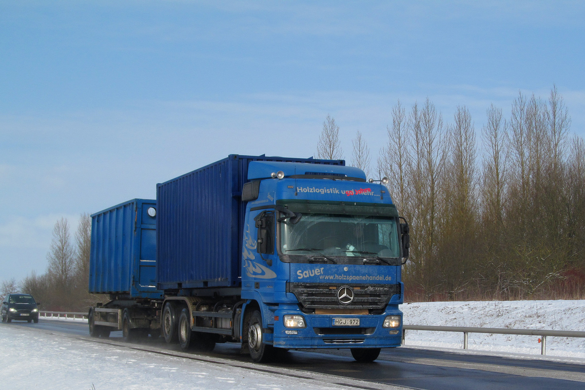 Литва, № HGJ 972 — Mercedes-Benz Actros ('2003) 2544