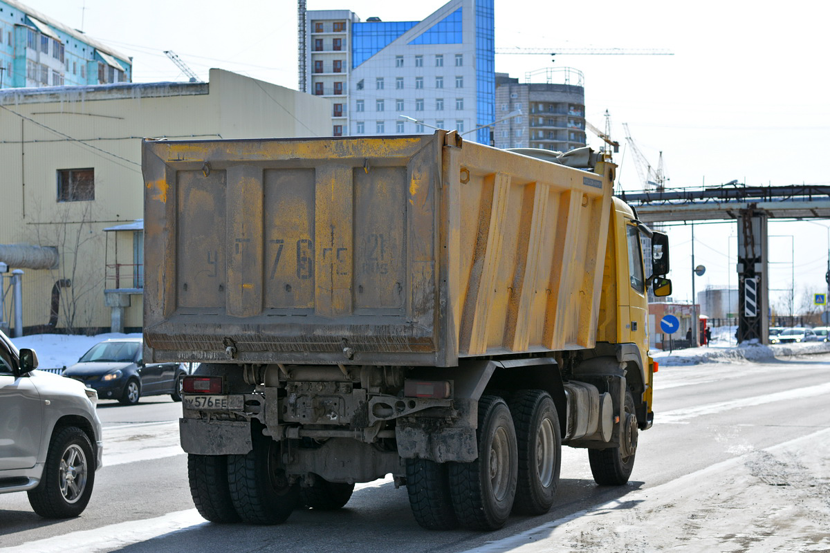 Чувашия, № У 576 ЕЕ 21 — Volvo ('2002) FM12.400