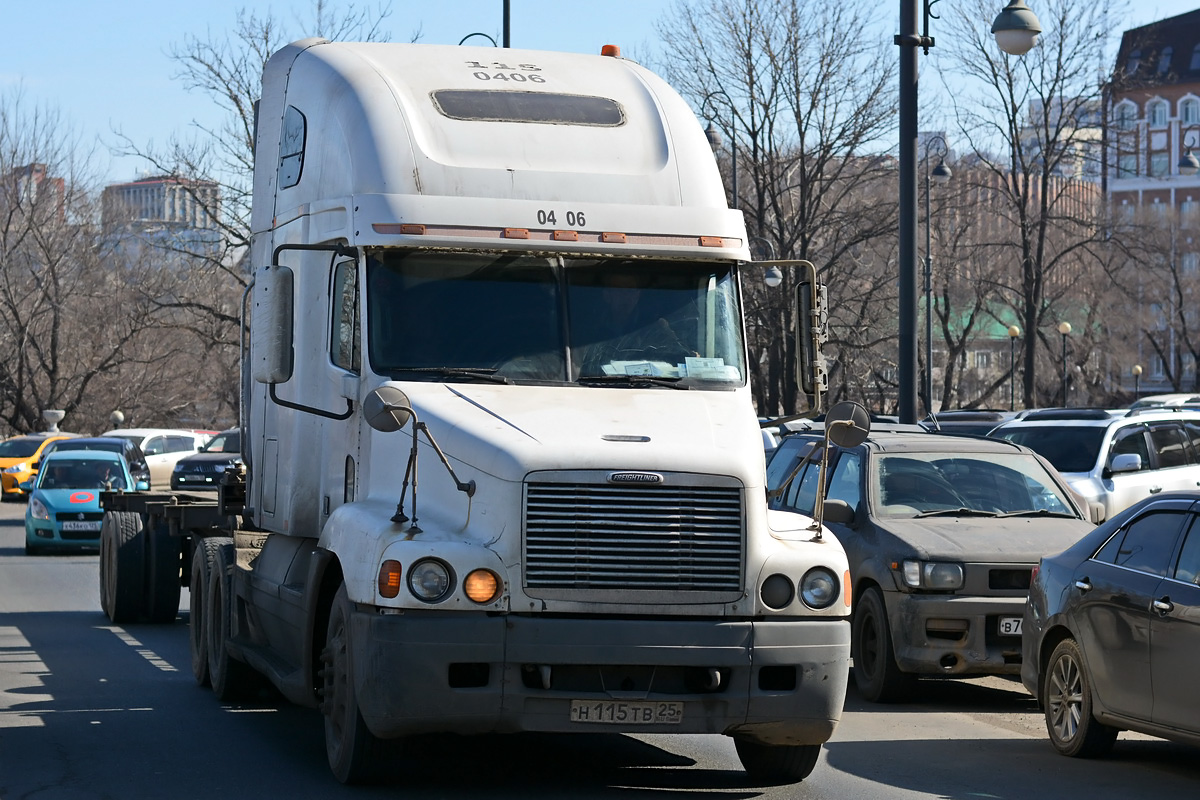 Приморский край, № Н 115 ТВ 25 — Freightliner Century Class