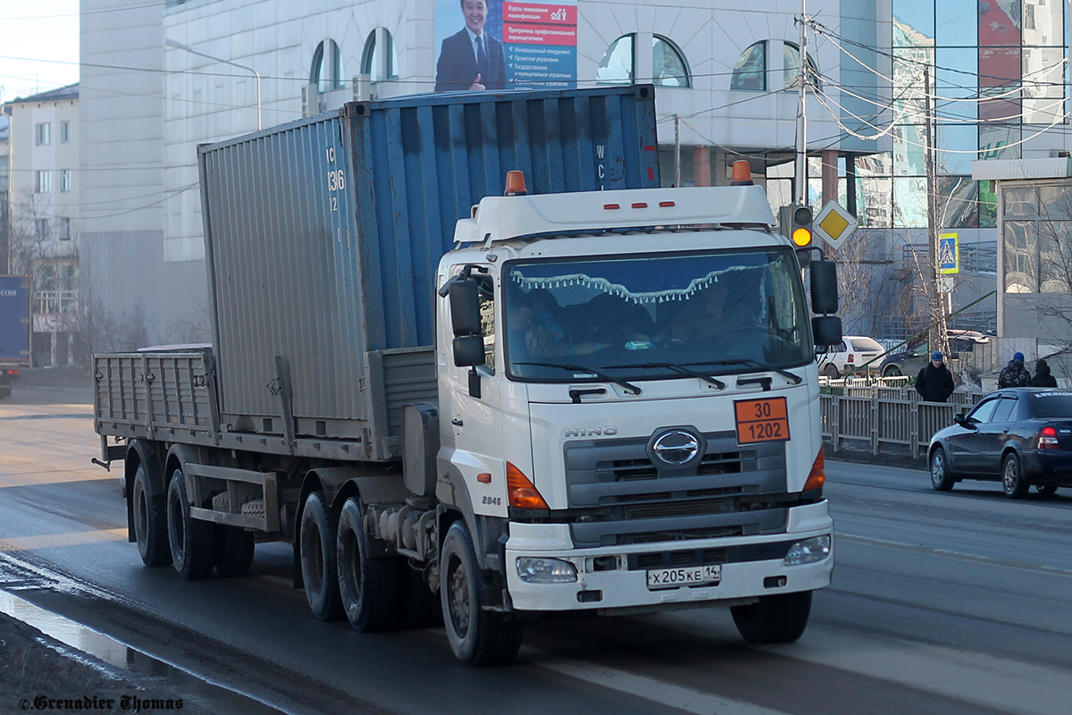 Саха (Якутия), № Х 205 КЕ 14 — Hino 700