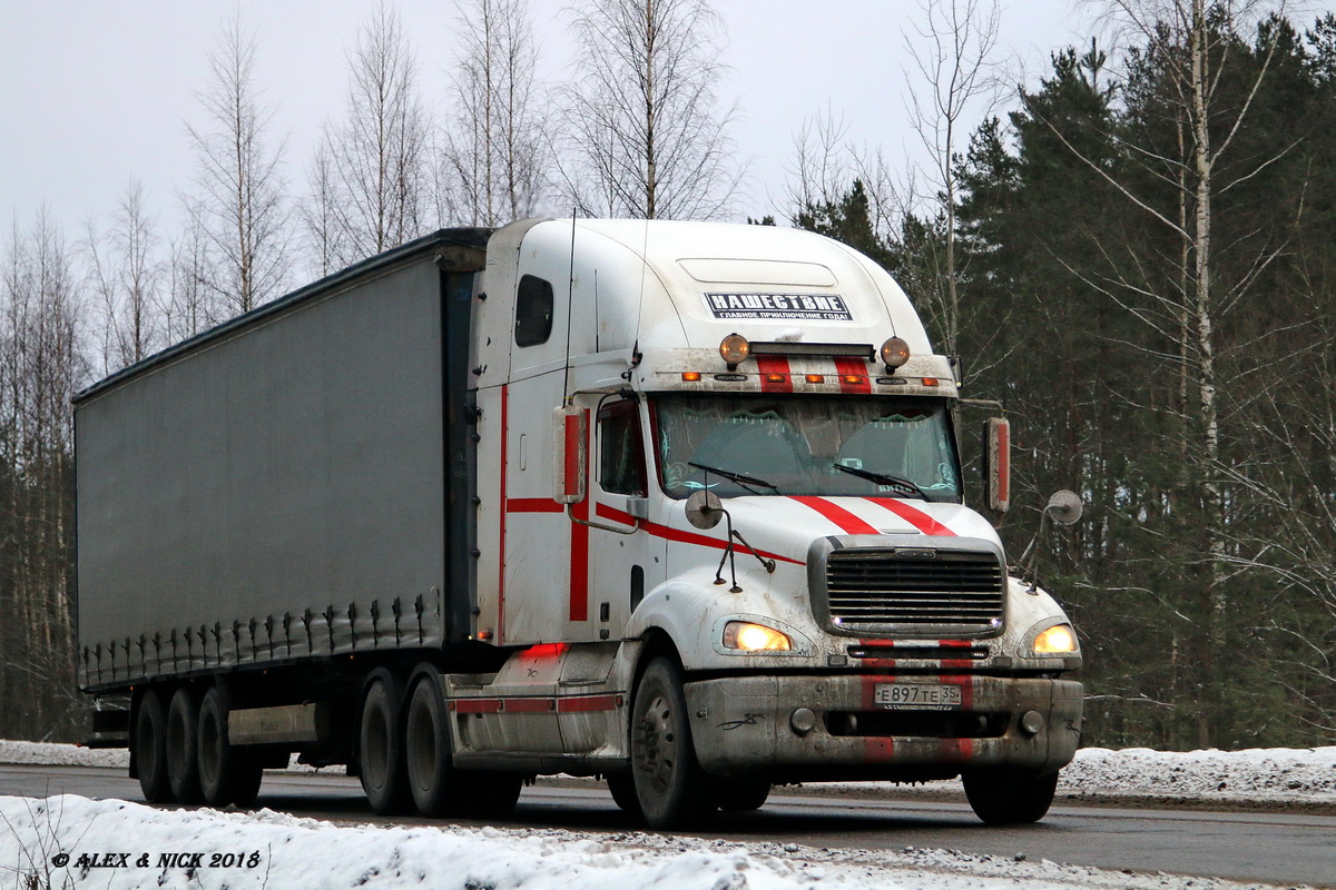 Вологодская область, № Е 897 ТЕ 35 — Freightliner Columbia