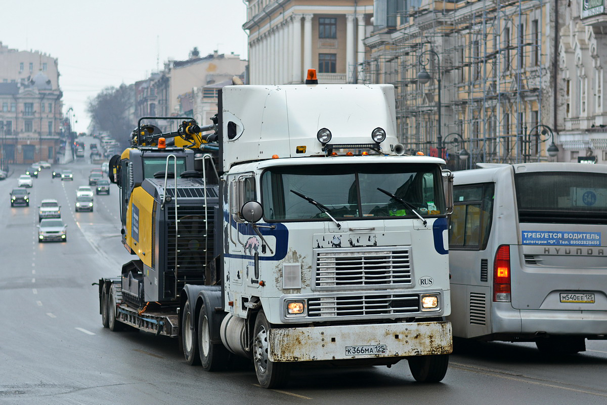 Приморский край, № К 366 МА 125 — International 9800 [SRS, SRR]