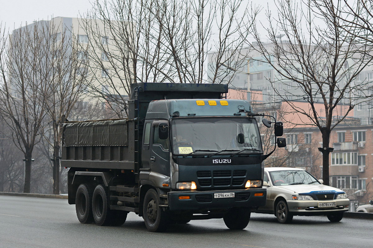 Приморский край, № Т 096 КН 06 — Isuzu Giga (общая модель)