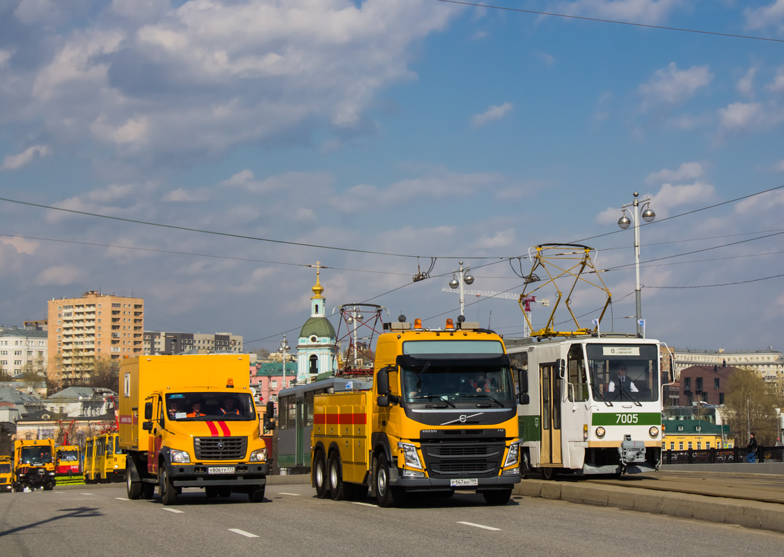 Москва, № У 806 ТУ 777 — ГАЗ-C42R33; Москва, № 323 — Volvo ('2013) FM.460 [X9P]