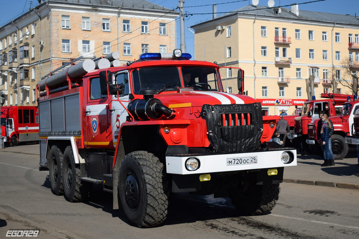 Архангельская область, № М 720 ОС 29 — Урал-5557-72