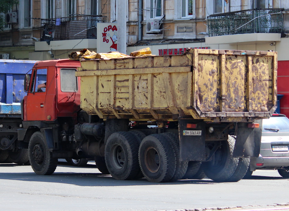 Одесская область, № ВН 5065 АХ — Tatra 815 S1