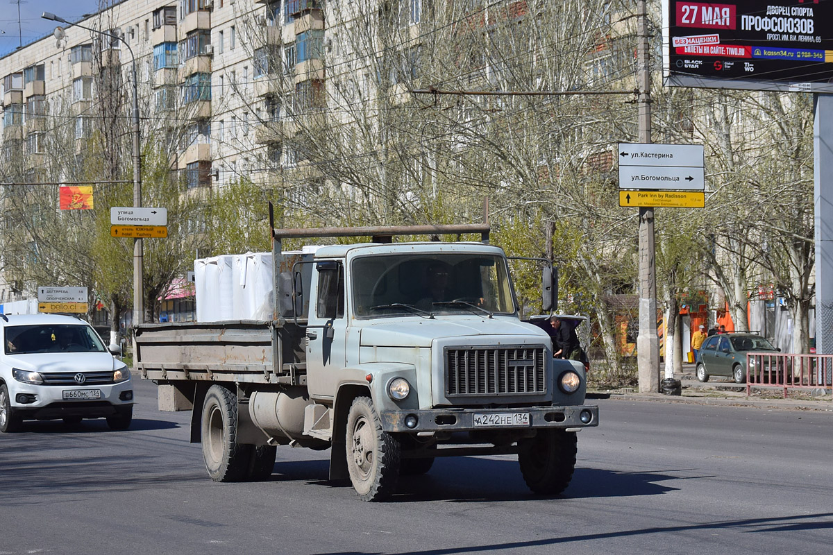 Волгоградская область, № А 242 НЕ 134 — ГАЗ-3307