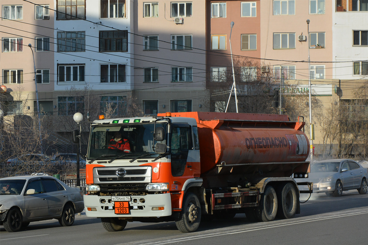 Саха (Якутия), № Н 704 КЕ 14 — Hino Profia