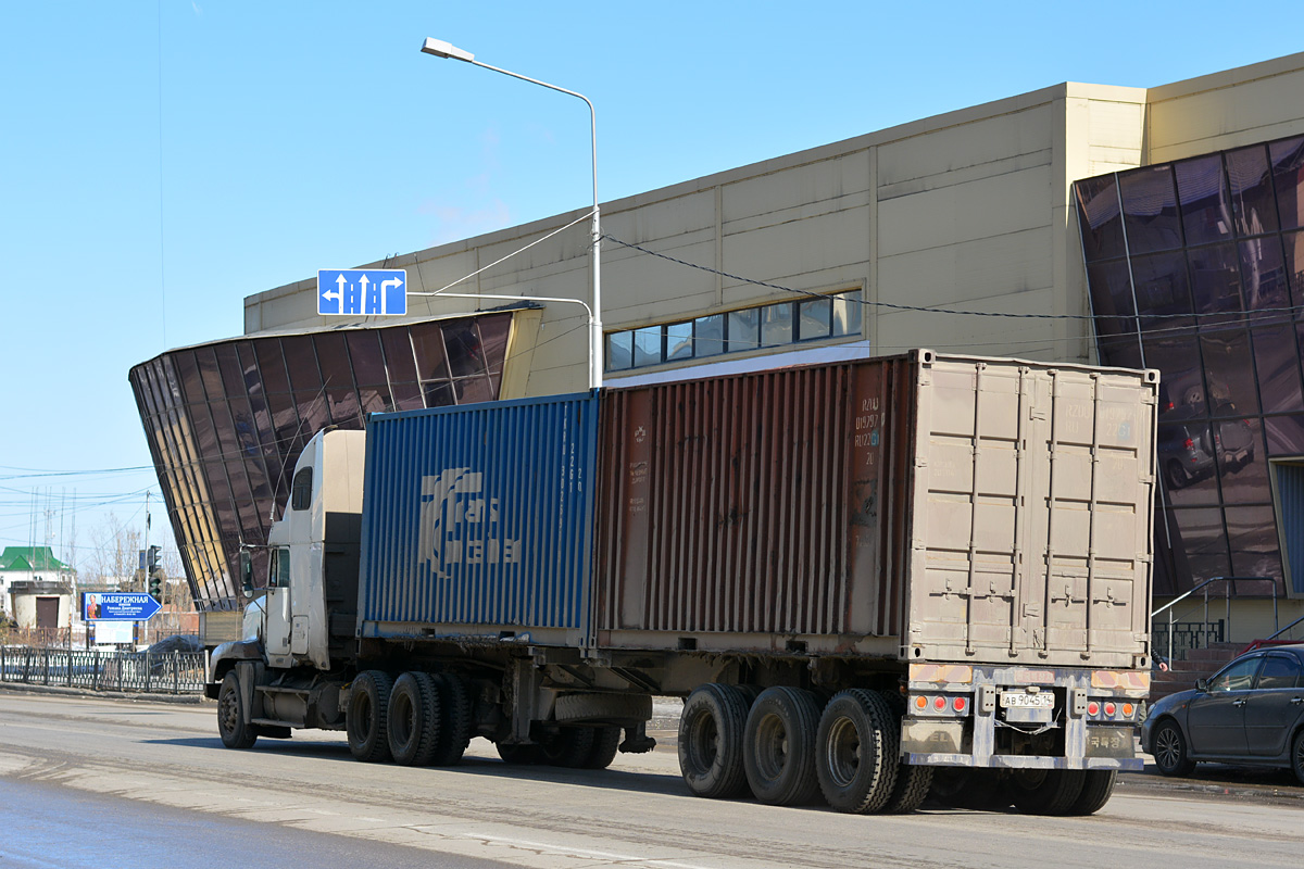 Саха (Якутия), № Е 080 ЕН 14 — Freightliner FLD 120