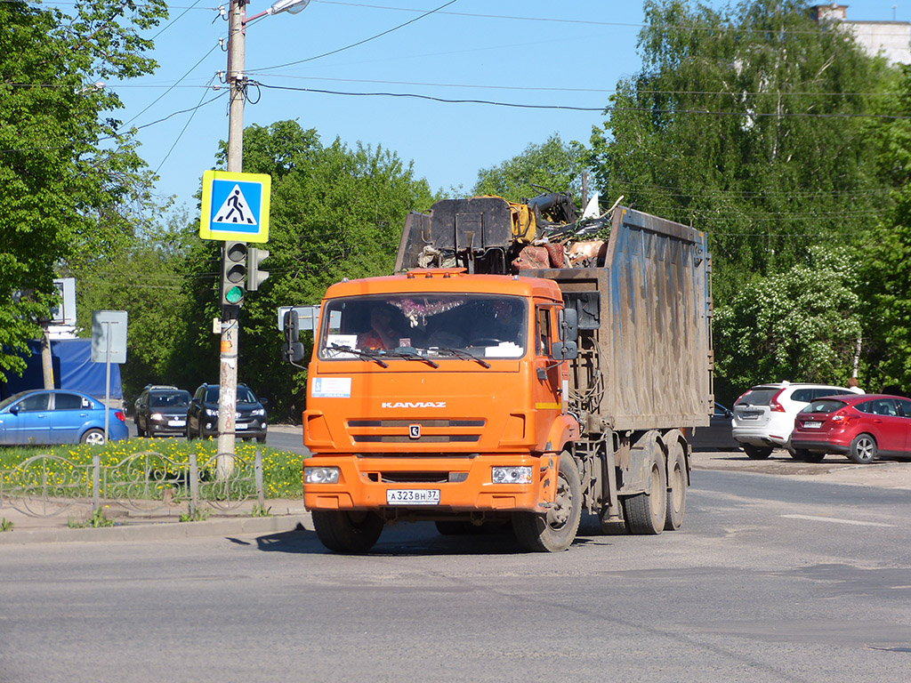 Ивановская область, № А 323 ВН 37 — КамАЗ-65115-A4