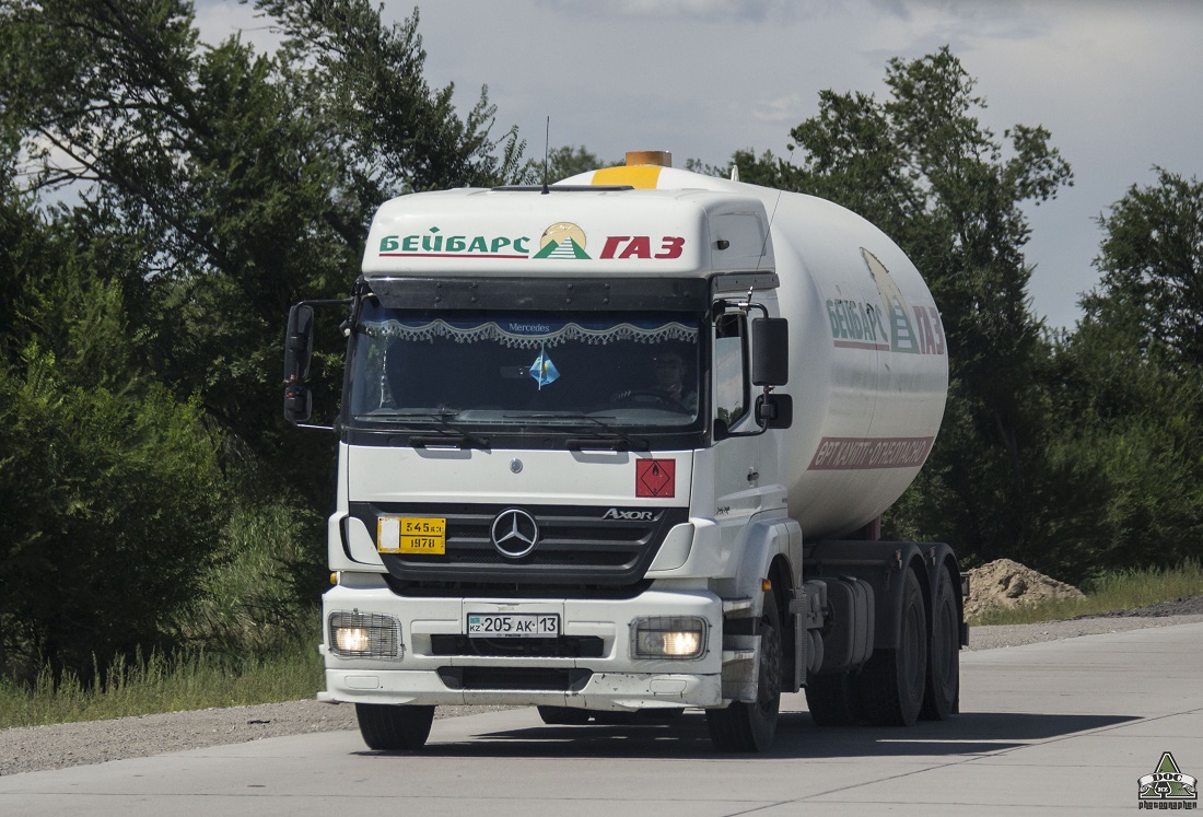 Туркестанская область, № 205 AK 13 — Mercedes-Benz Axor (общ.м)