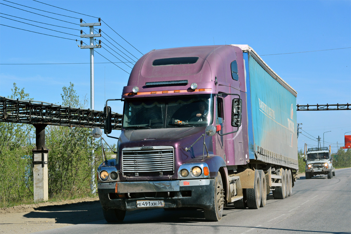 Иркутская область, № Е 491 ХН 38 — Freightliner Century Class