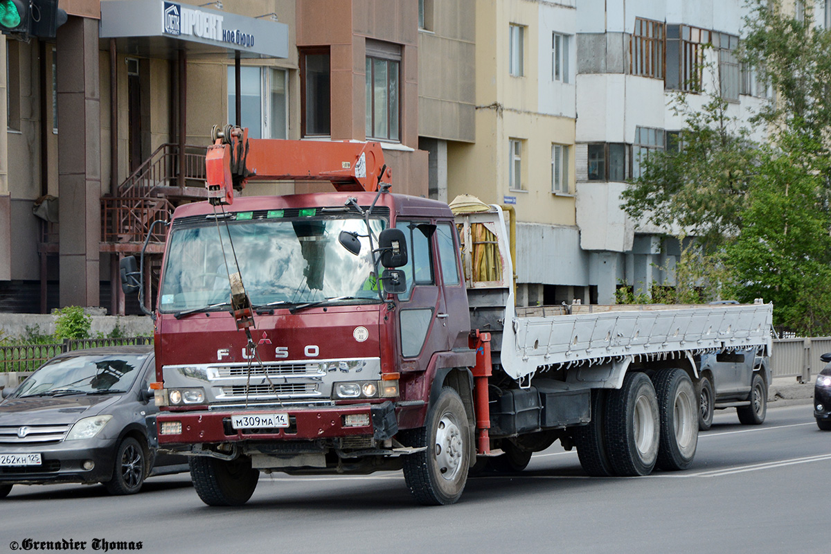 Саха (Якутия), № М 309 МА 14 — Mitsubishi Fuso The Great