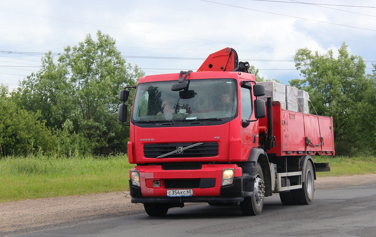 Псковская область, № С 354 КС 60 — Volvo ('2006) FE