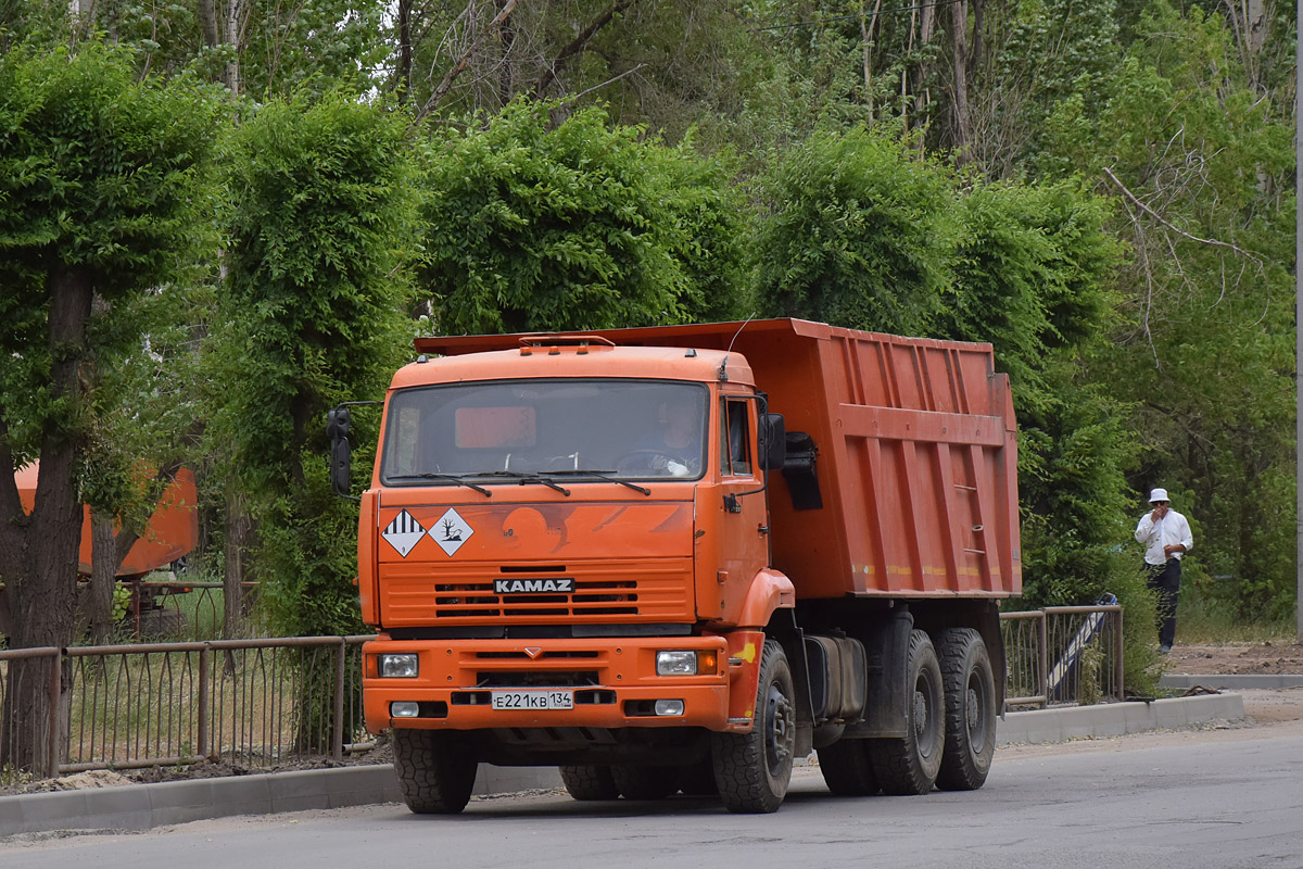 Волгоградская область, № Е 221 КВ 134 — КамАЗ-6520-06 [65200F]