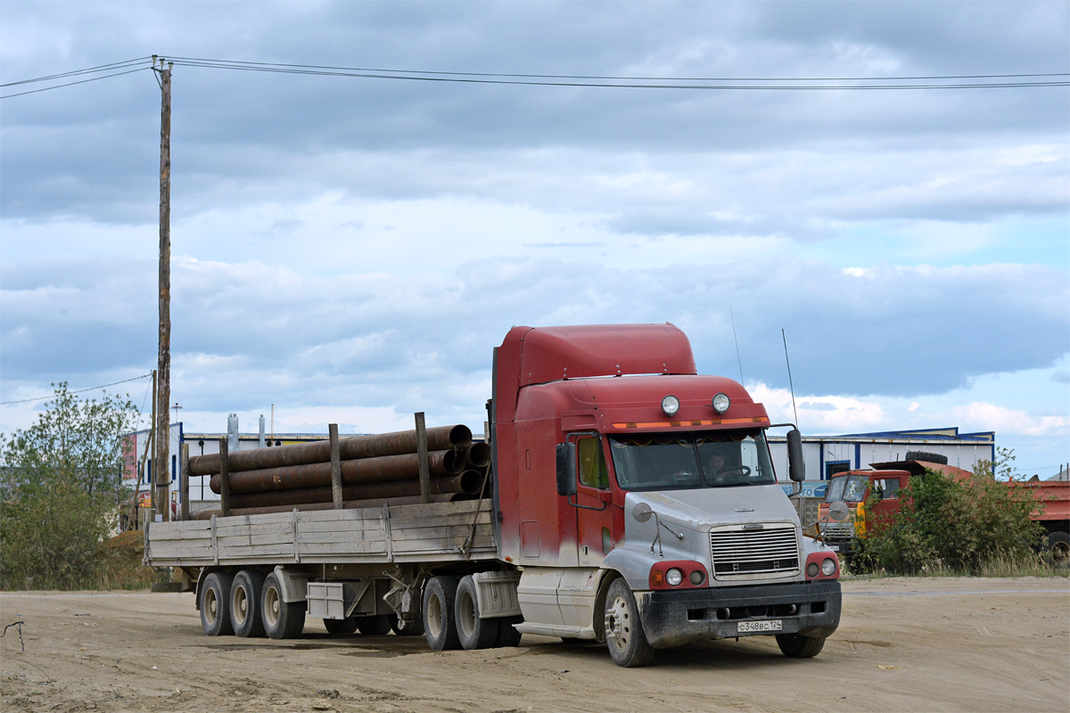 Красноярский край, № О 348 ВС 124 — Freightliner Century Class