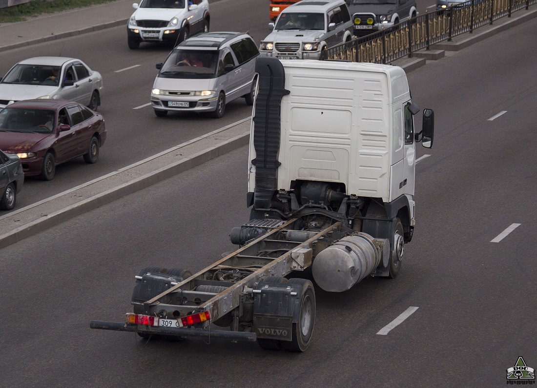 Алматинская область, № B 309 CU — Volvo ('1993) FH12.340