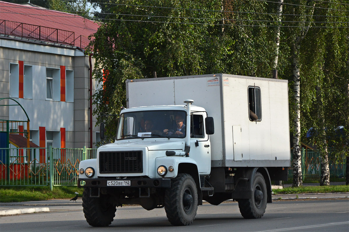 Кемеровская область, № С 520 ВЕ 142 — ГАЗ-33081 «Садко»