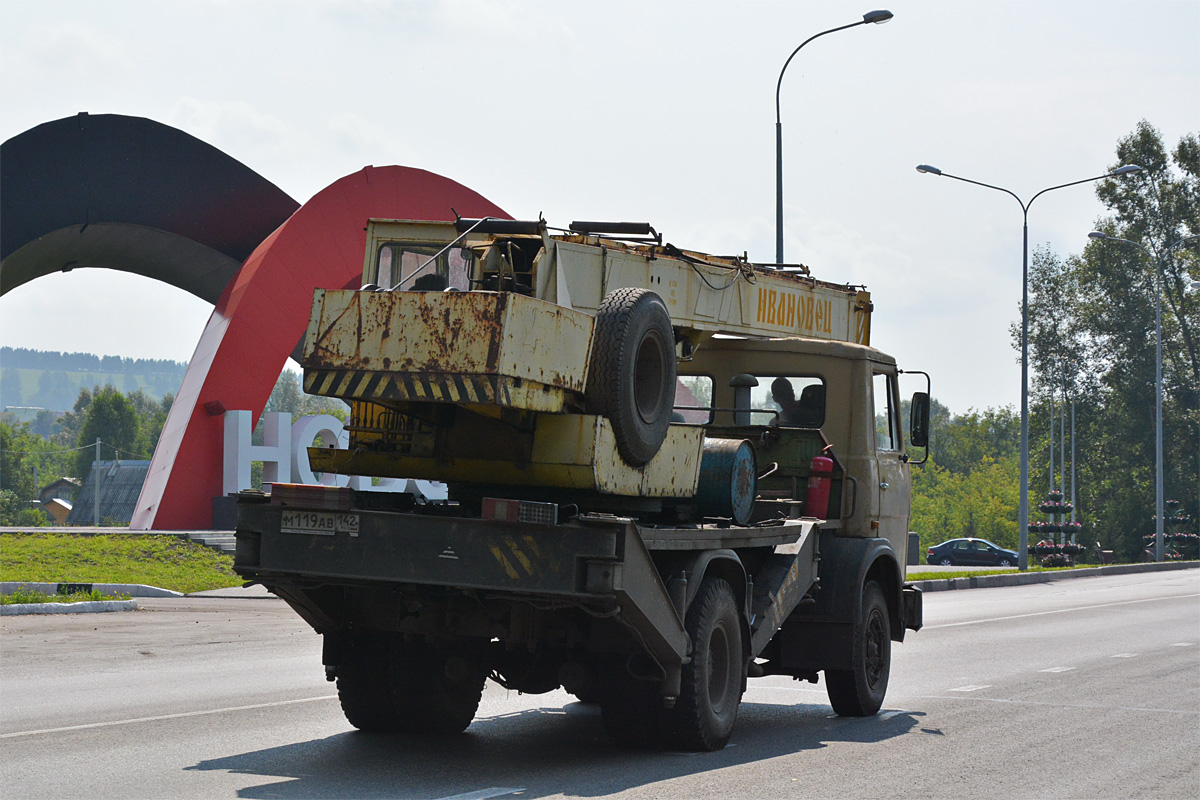 Кемеровская область, № М 119 АВ 142 — МАЗ-5337 [533700]