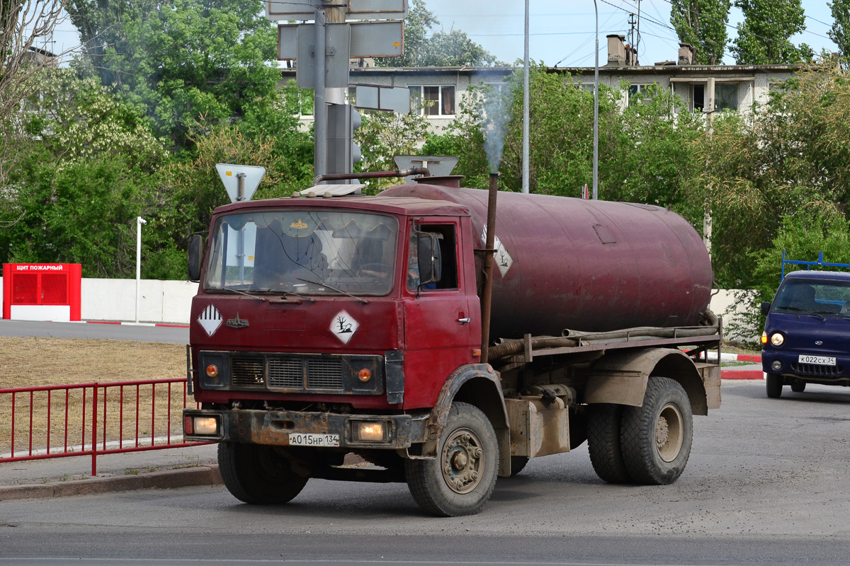 Волгоградская область, № А 015 НР 134 — МАЗ-5337 [533700]