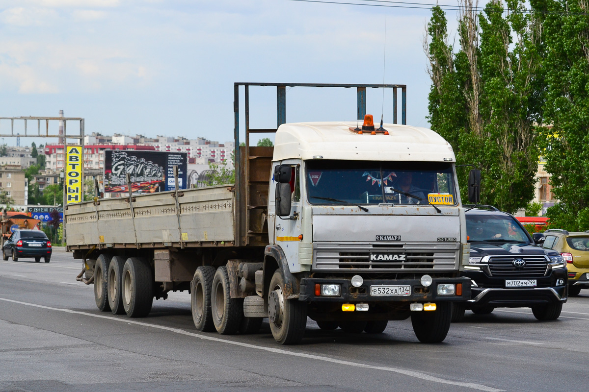 Волгоградская область, № В 532 ХА 134 — КамАЗ-54115 [541150]