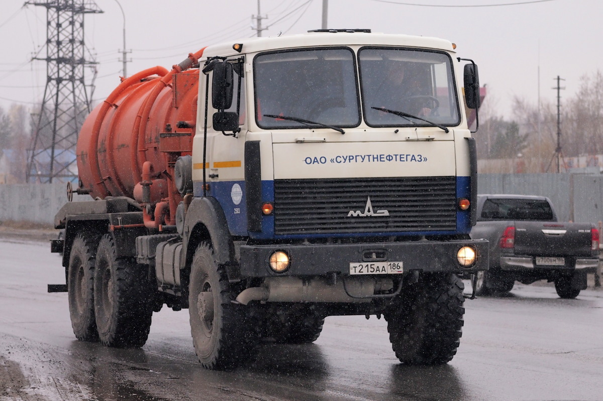 Ханты-Мансийский автоном.округ, № Т 215 АА 186 — МАЗ-631705