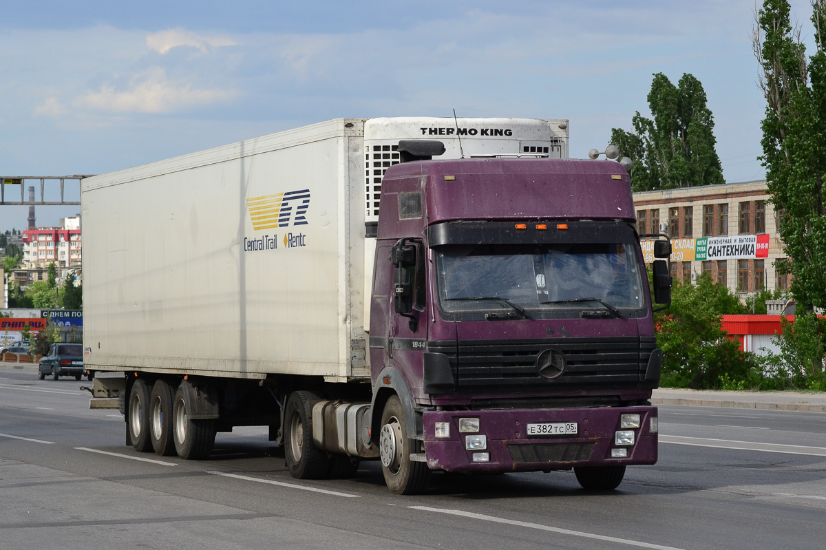 Дагестан, № Е 382 ТС 05 — Mercedes-Benz Actros ('2003) 1844