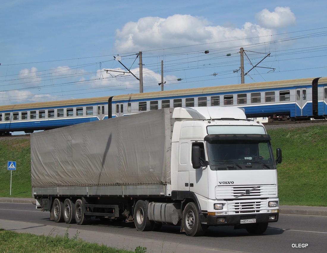 Брянская область, № М 831 УА 32 — Volvo ('1993) FH12.420