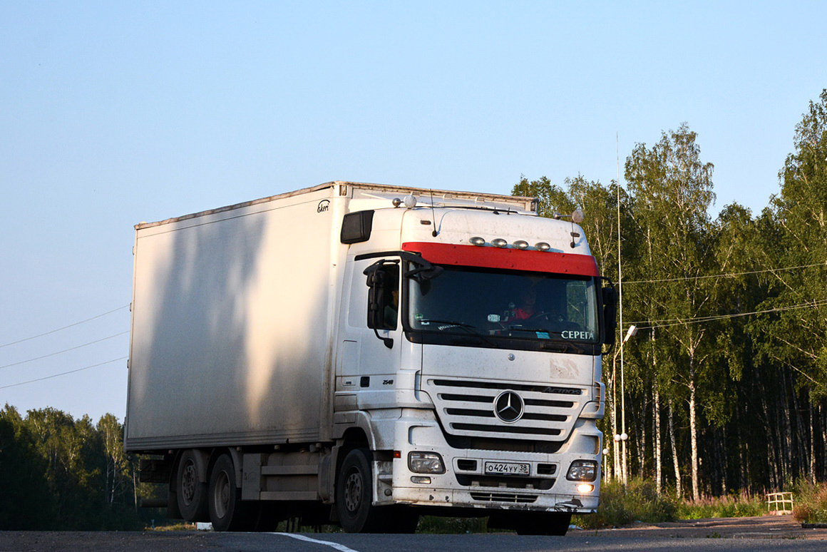 Иркутская область, № О 424 УУ 38 — Mercedes-Benz Actros ('2003)