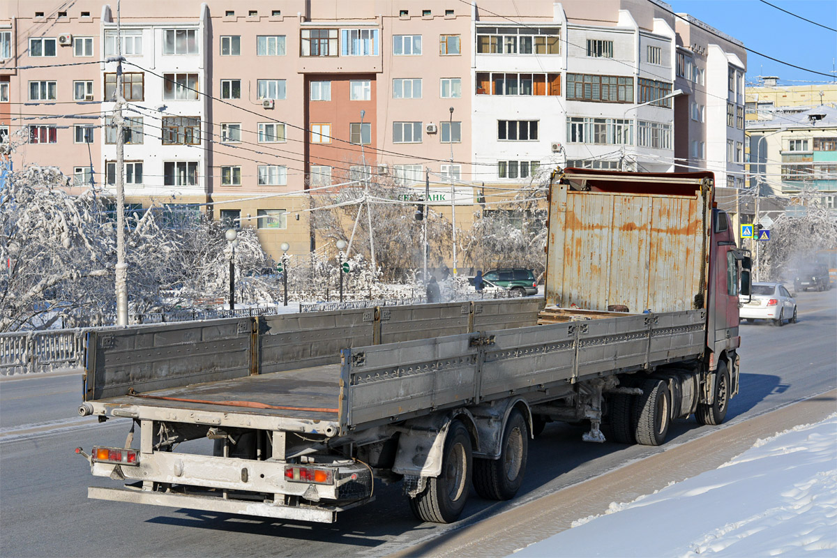 Московская область, № Е 145 МН 90 — Mercedes-Benz Actros ('1997) 1835