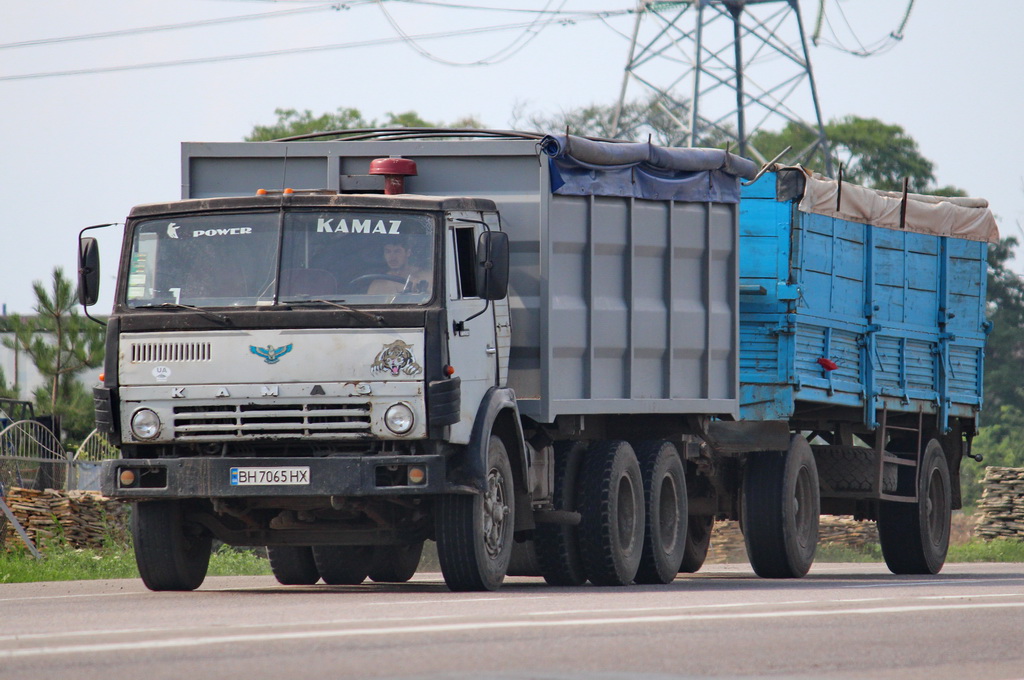 Одесская область, № ВН 7065 НХ — КамАЗ-5320