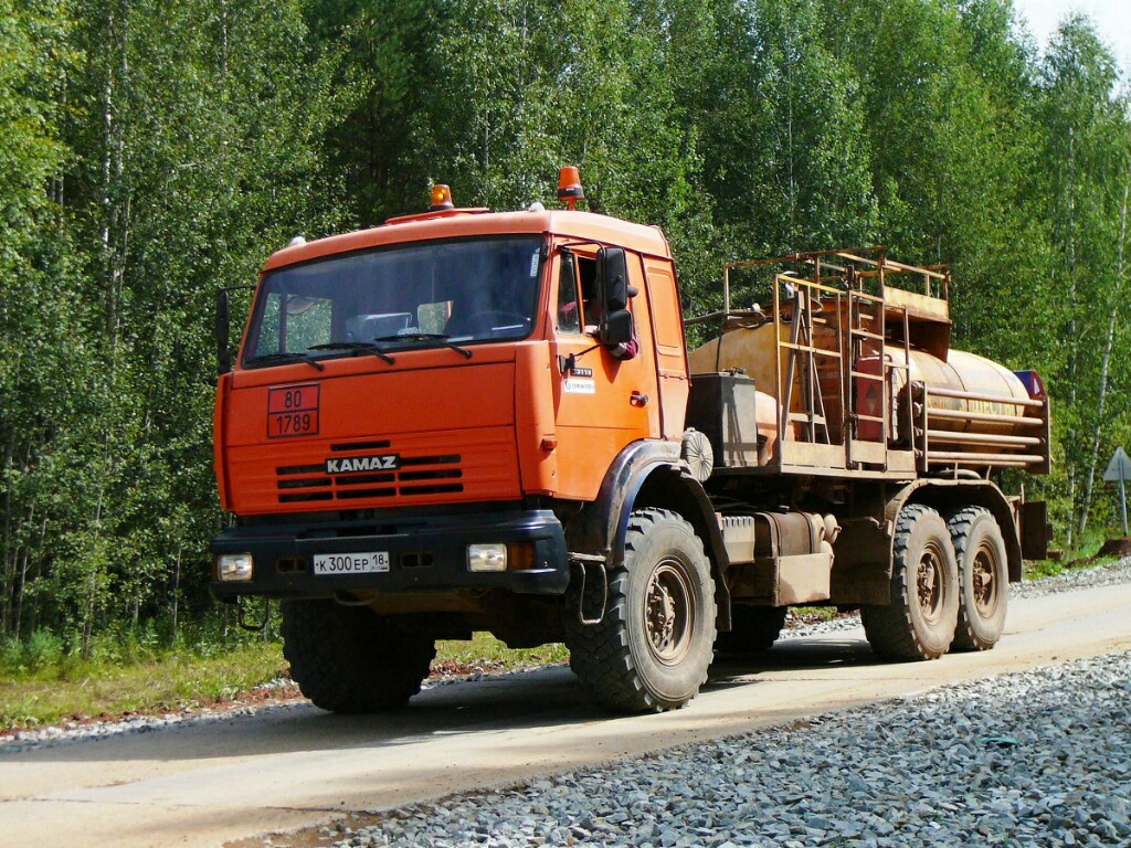 Удмуртия, № К 300 ЕР 18 — КамАЗ-43118-15 [43118R]