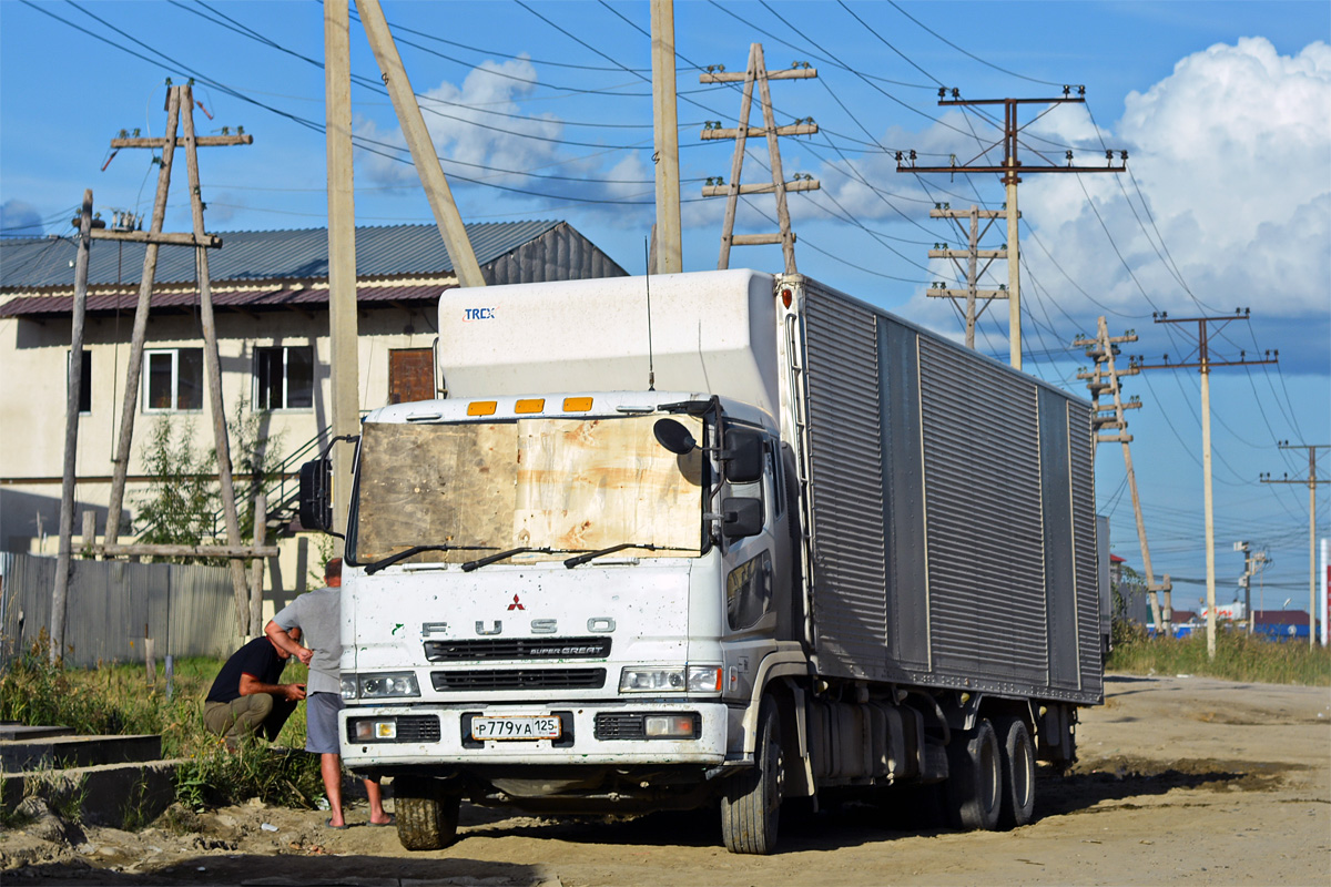 Приморский край, № Р 779 УА 125 — Mitsubishi Fuso Super Great