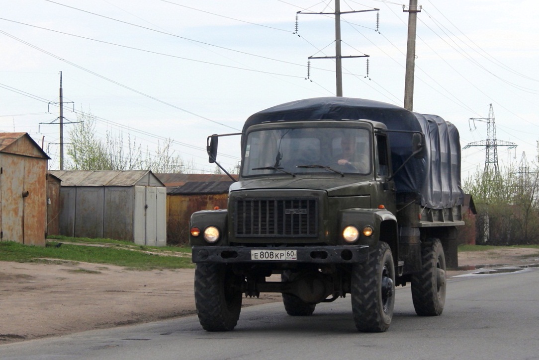 Псковская область, № Е 808 КР 60 — ГАЗ-3308 «Садко»