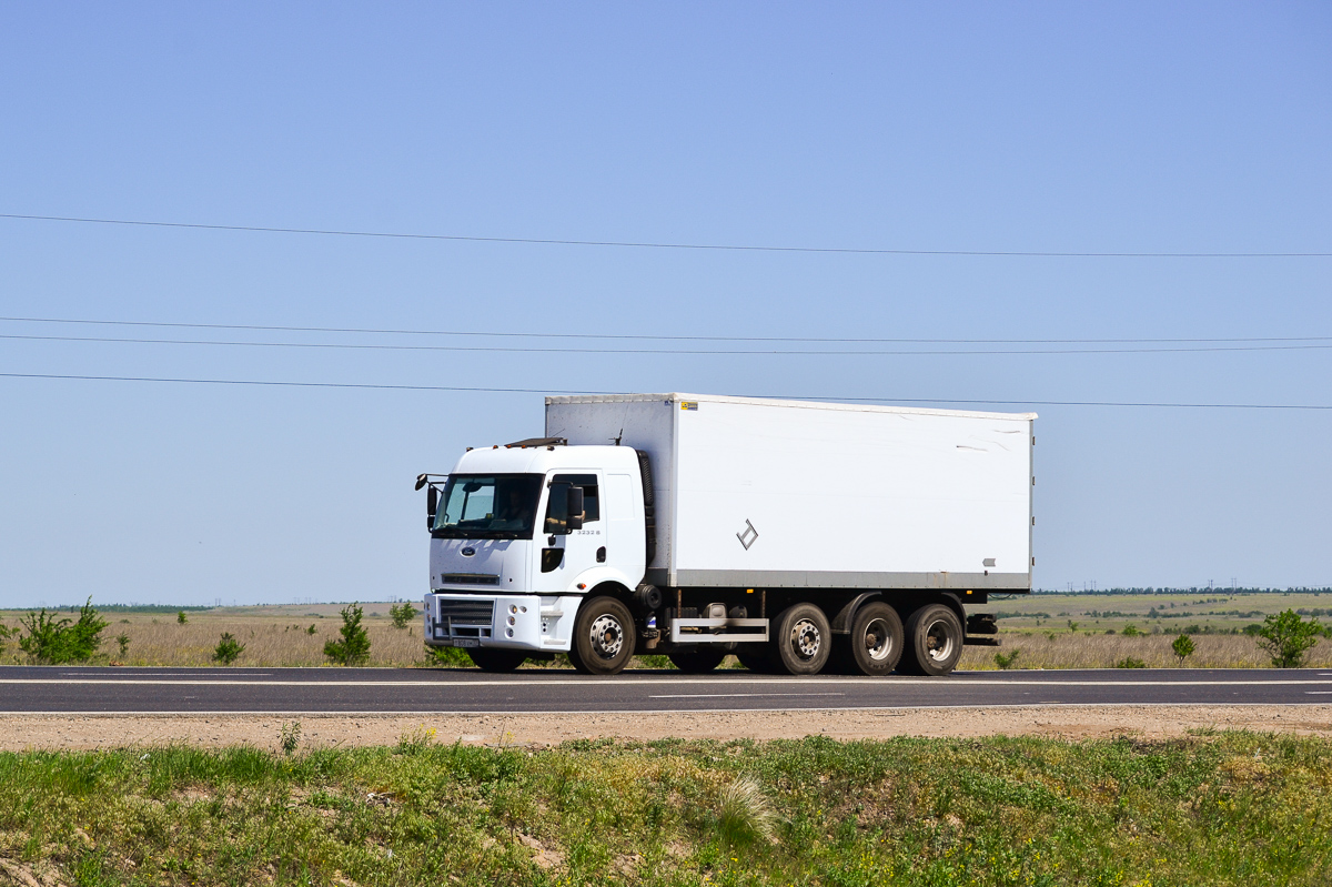 Москва, № Т 808 ХМ 77 — Ford Cargo ('2003) 3232S