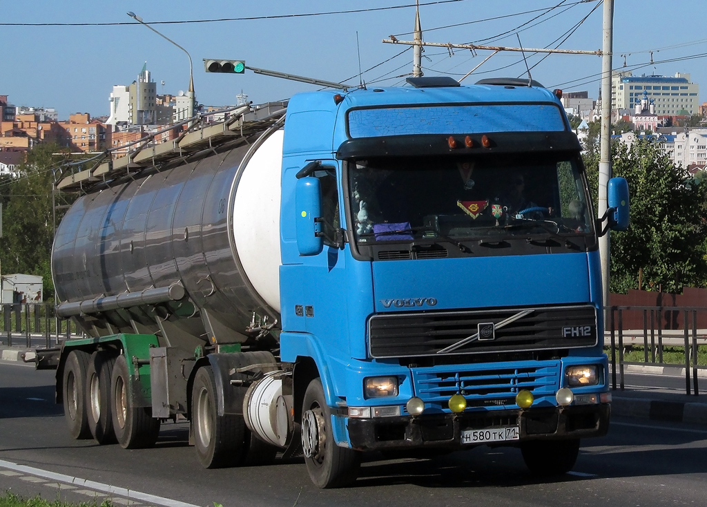 Тульская область, № Н 580 ТК 71 — Volvo ('1993) FH12.420