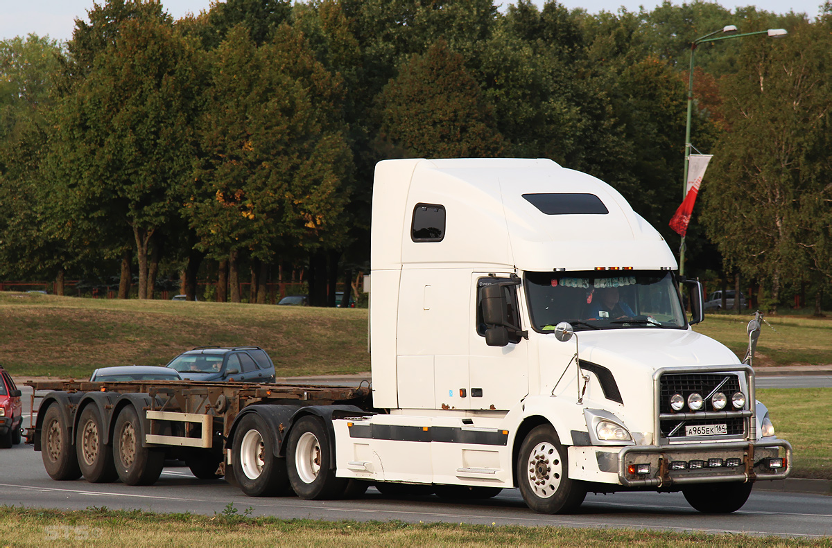 Саратовская область, № А 965 ЕК 164 — Volvo VNL670