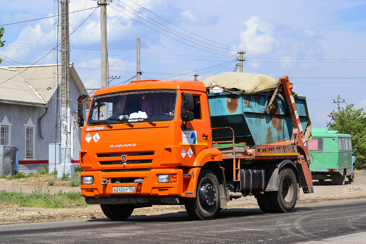 Волгоградская область, № В 242 ЕР 134 — КамАЗ-43253-R4