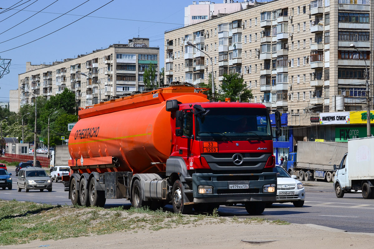 Волгоградская область, № В 979 ХН 134 — Mercedes-Benz Axor 1835 [Z9M]