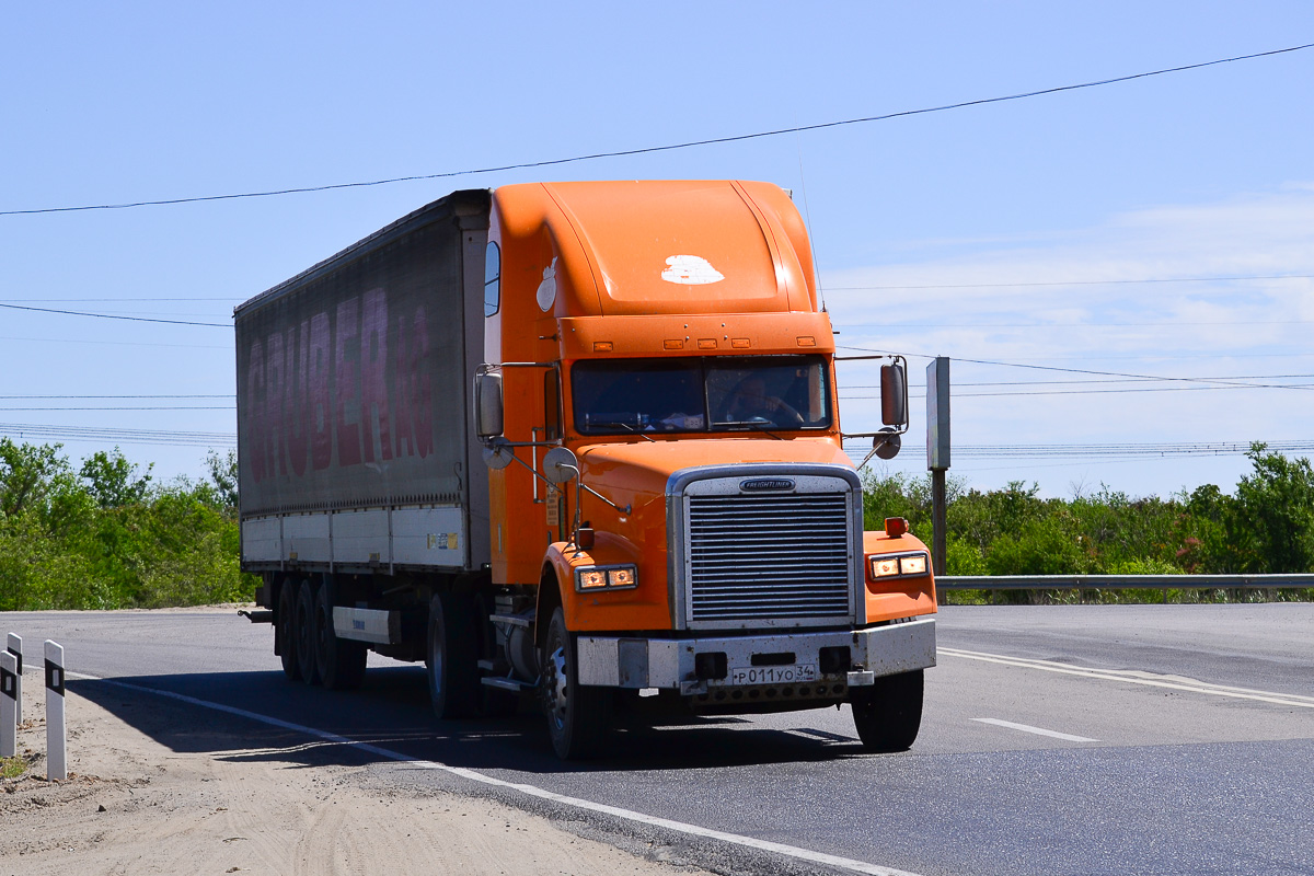 Волгоградская область, № Р 011 УО 34 — Freightliner FLD 120 SD