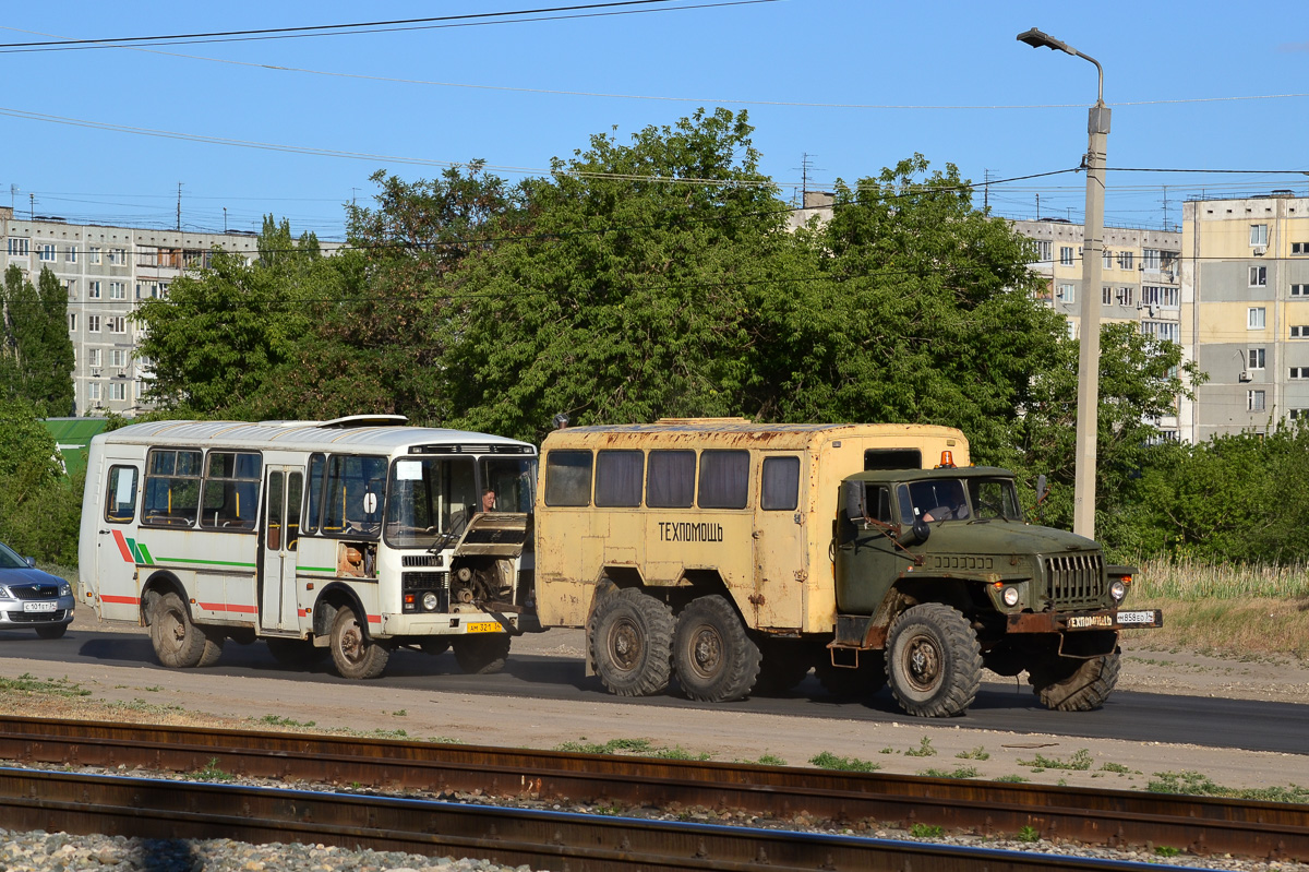 Волгоградская область, № М 858 ЕО 34 — Урал-4320 / 5557 (общая модель)