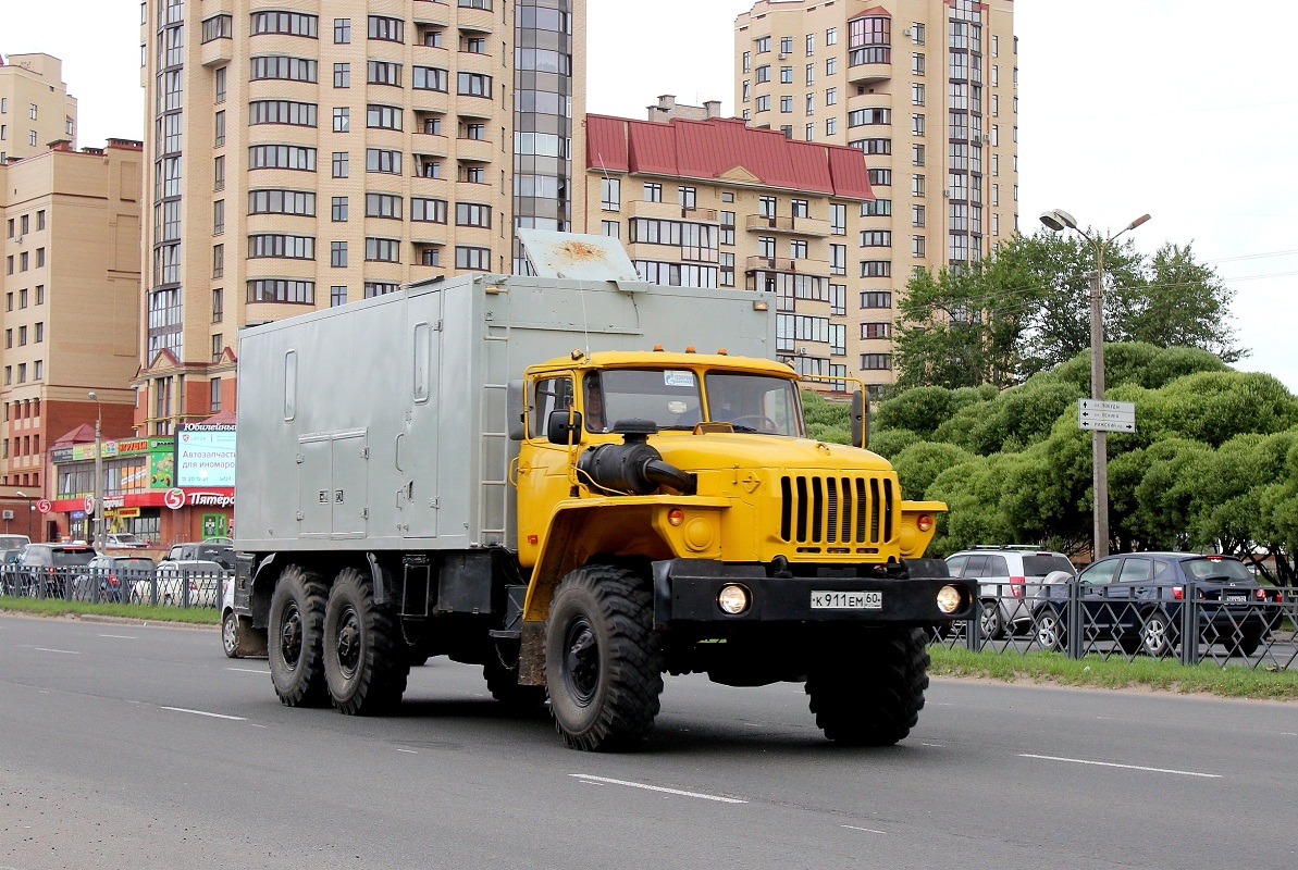 Псковская область, № К 911 ЕМ 60 — Урал-43203