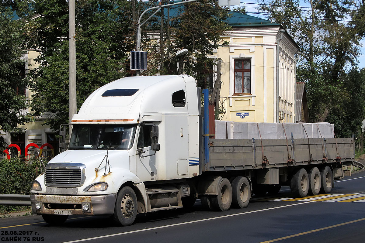 Ленинградская область, № Х 971 РС 47 — Freightliner Columbia