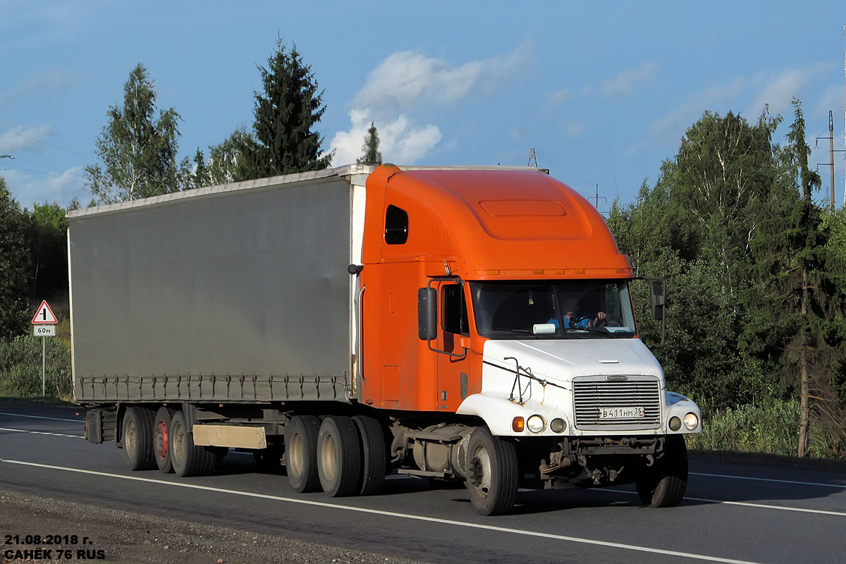 Вологодская область, № В 411 НМ 35 — Freightliner Century Class