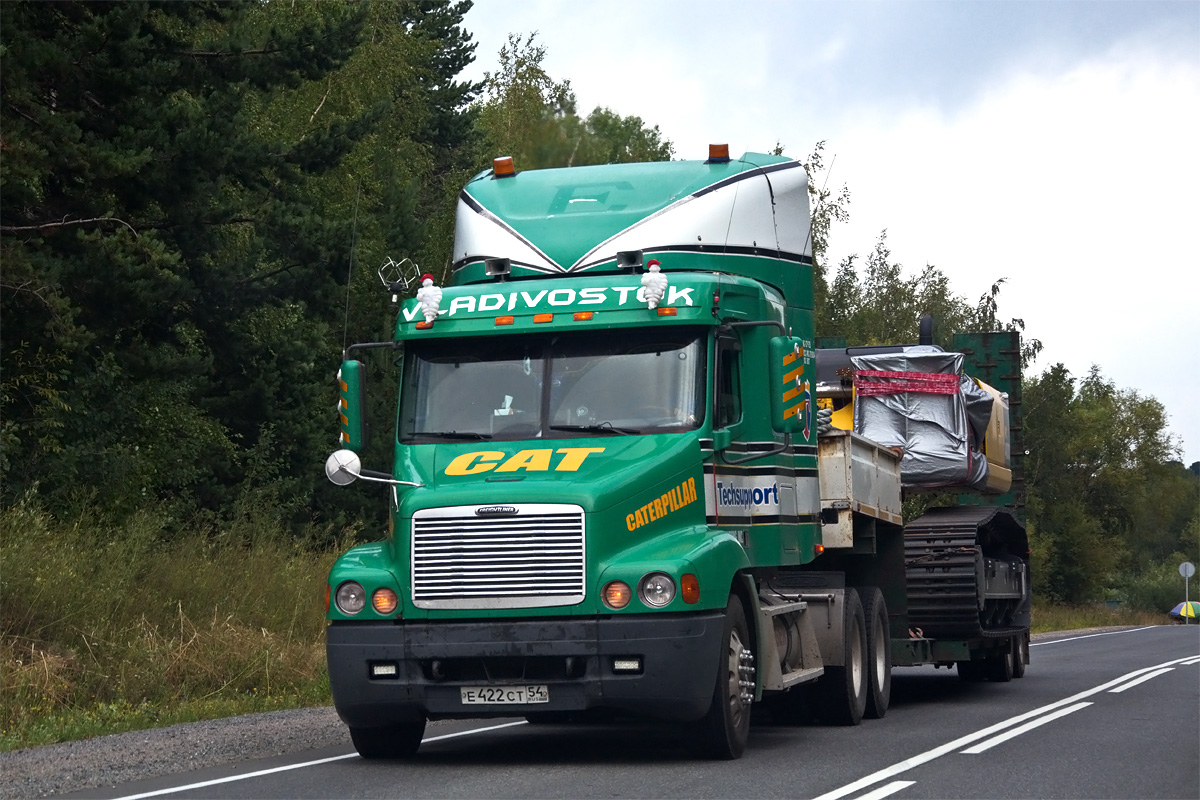 Приморский край, № Е 422 СТ 54 — Freightliner Century Class