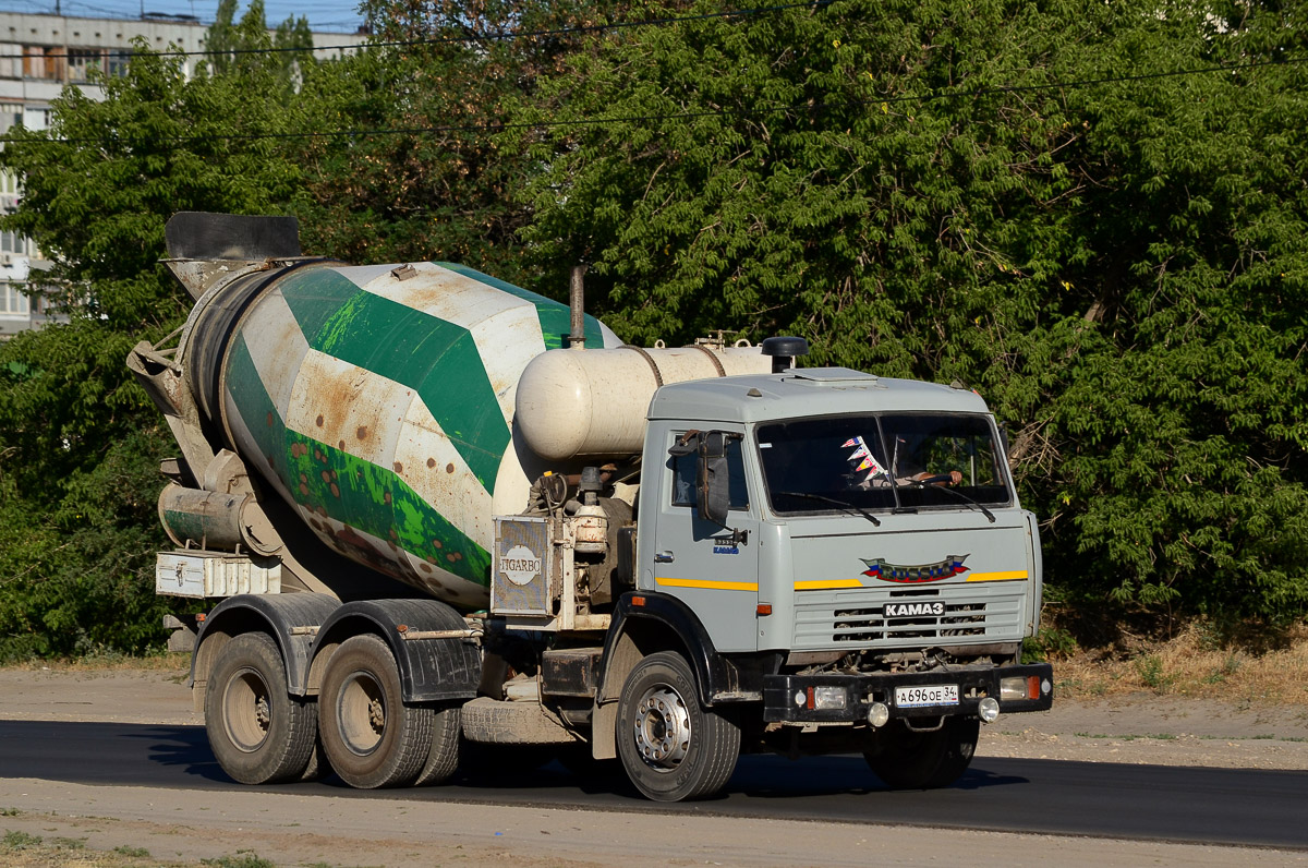 Волгоградская область, № А 696 ОЕ 34 — КамАЗ-53229-15 [53229R]