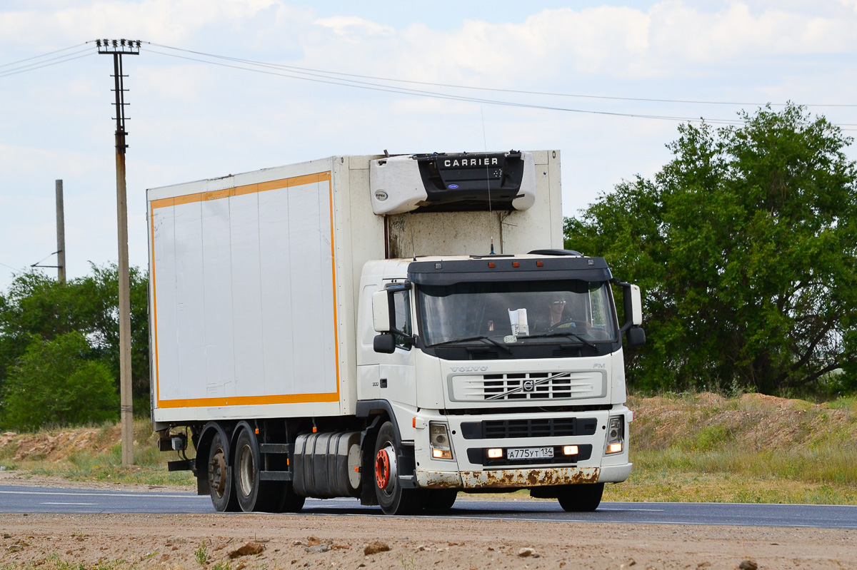 Волгоградская область, № А 775 УТ 134 — Volvo ('2002) FM12.300