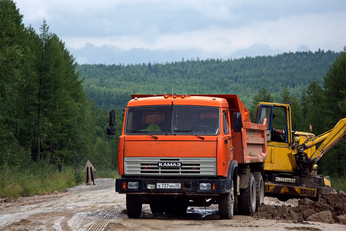 Амурская область, № Е 737 НН 28 — КамАЗ-55111 [551110]