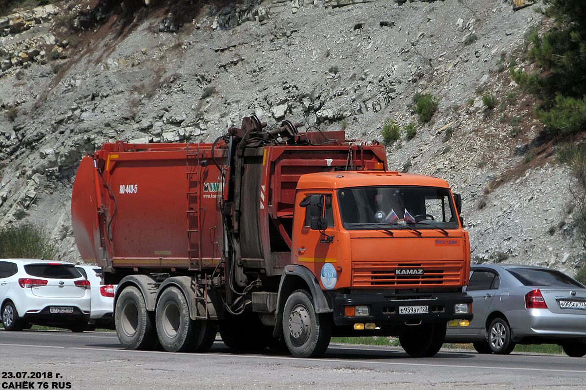 Краснодарский край, № В 959 ВУ 123 — КамАЗ-65115-62