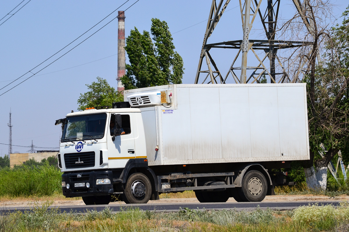 Волгоградская область, № В 932 ЕТ 134 — МАЗ-5340B3